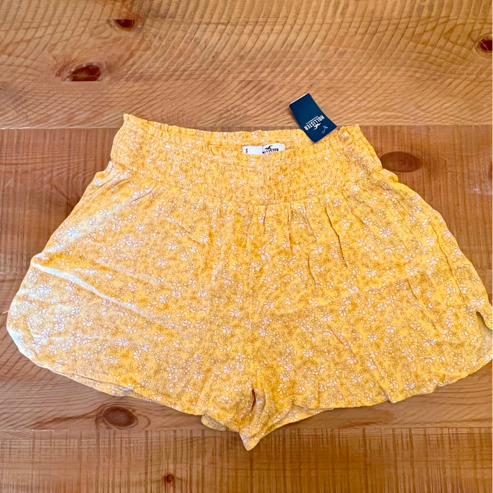 High rise floral shorts- NWT size S